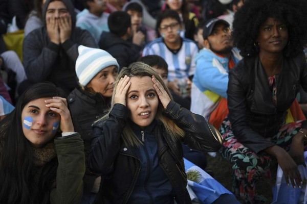FOTOS: Llanto y desolación de los argentinos tras la derrota contra Croacia