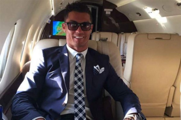 TOP: ¿Cuánto cobran realmente los futbolistas y técnicos mejor pagados del mundo?