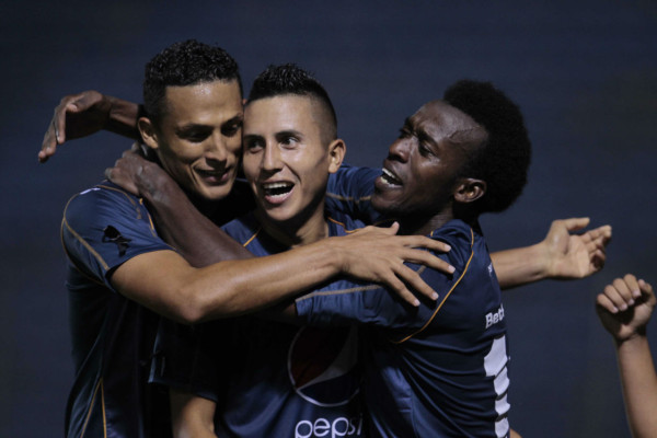 Motagua venció 3-2 al Real España y se clasificó a las semifinales