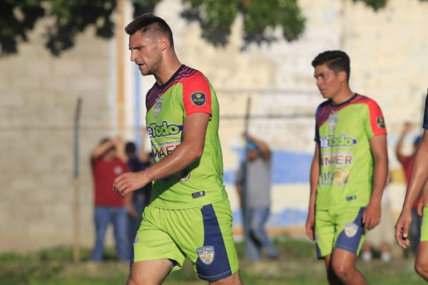 Agentes libres: Futbolistas sin equipo, a dos días de cerrarse el libro de pases en Honduras