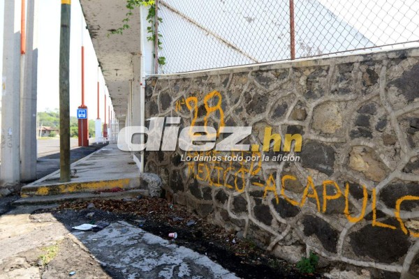 El feo y abandonado estadio donde entrena Honduras en Cuernavaca