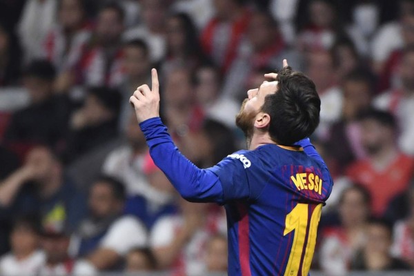 El beso de Luis Suárez, las lágrimas de Iniesta y el festejo del Barcelona