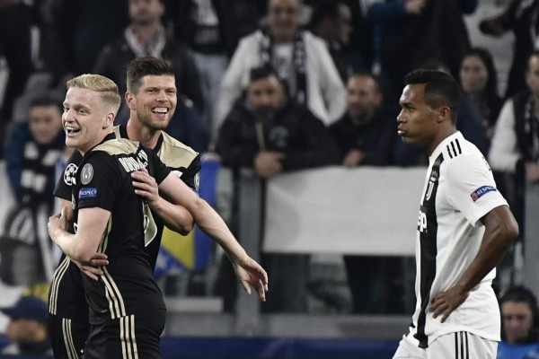 ¡Emotivo festejo! Así celebró en Turín el Ajax su pase a semifinales de Champions