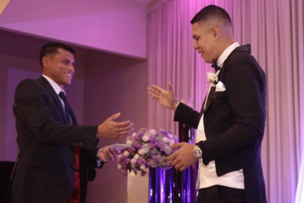 Ex futbolista Roy Posas contrae matrimonio en Tegucigalpa