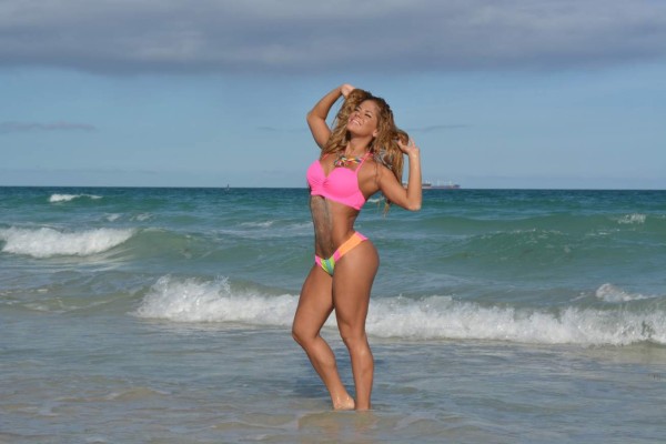 FOTOS: Así es Simone Villar, la bella paraguaya que cautivó en la Copa América