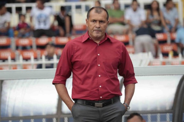 13 buenos técnicos sin trabajo que perfectamente pueden dirigir a Olimpia