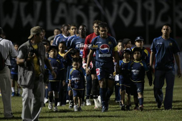 Las fotos que no habías visto de la final que le ganó Motagua a Saprissa en el Nacional