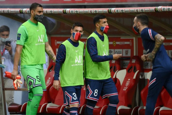 Así fue el debut de Messi con PSG: Rival le pide una foto, invitado de lujo y ¿Mbappé se despidió?