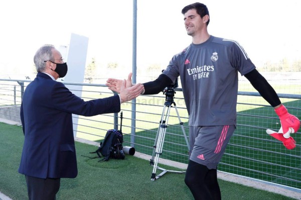 Sorpresiva visita, dos salidas y una estrella regresó: Así fue el sexto entrenamiento del Real Madrid