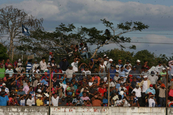 Ambiente en Choluteca en partido Motagua Real Sociedad.