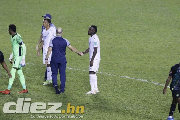 No se vio en TV: Gritos e insultos a Coito, Arriaga entre lágrimas y dolorosas imágenes de la afición