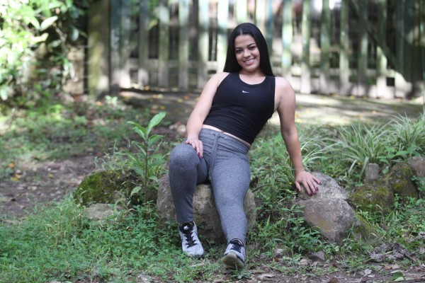 ¡Hermosa! Así es Ana Rivera, la gran fan de la Selección Nacional y de Olimpia