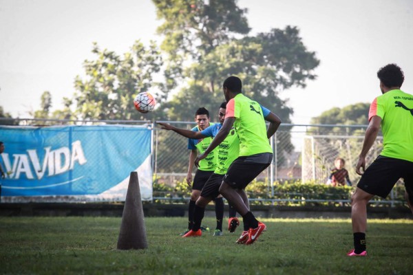 Así fue el primer día de trabajo del venezolano Cásseres