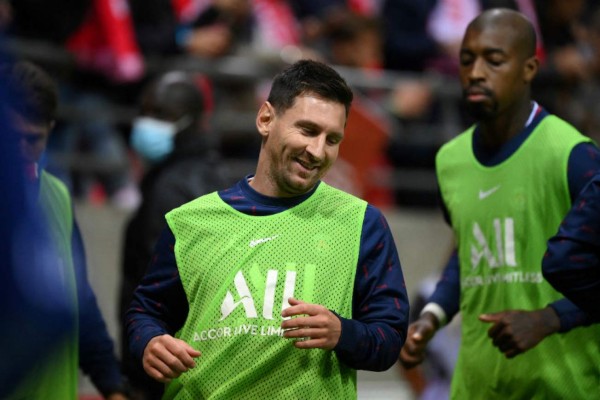 Así fue el debut de Messi con PSG: Rival le pide una foto, invitado de lujo y ¿Mbappé se despidió?