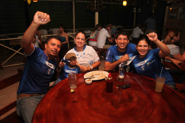 Así vivió la afición sampedrana el partido ante Panamá.