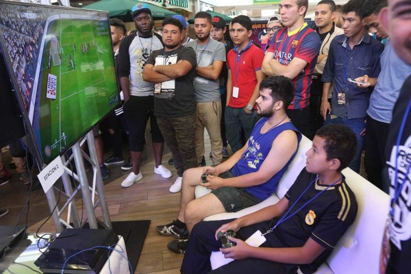 FOTOS: Locura en el primer día de acción del Rey del Fifón en Tegucigalpa