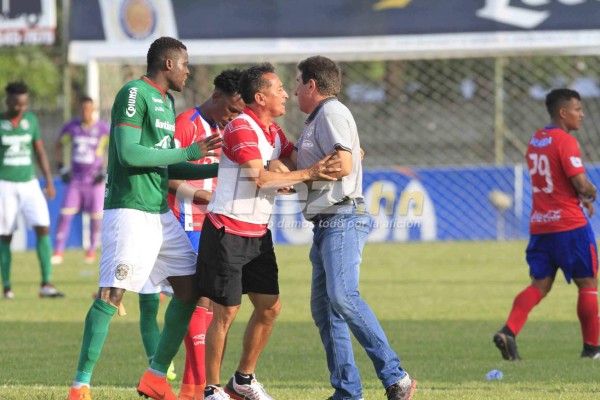 NO SE VIO EN TV: Minutos de terror en el Yankel; Vargas perdió el control al final