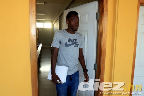 Así es la vida del delantero Alberth Elis en la Universidad