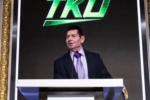 El motivo por el que Vince McMahon renunció a WWE y Brock Lesnar es parte del escándalo: “Obligó a enviar videos íntimos”