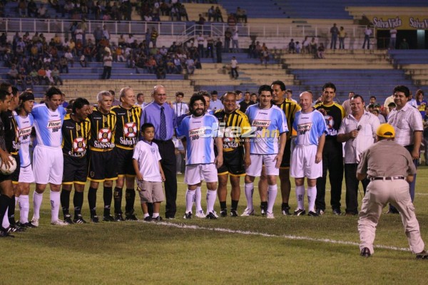 ¡Hotel y camisa de Motagua! El día que Diego Maradona visitó el Estadio Olímpico