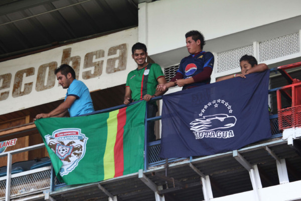 El ambiente previo al clasico Motagua vrs Marathon.