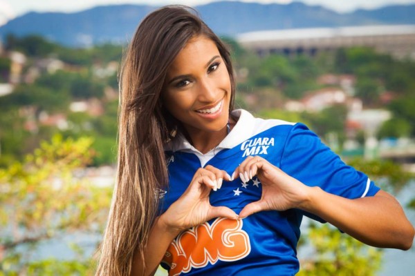 FOTOS: La exuberante Josi Neves, la novia del Cruzeiro de Brasil