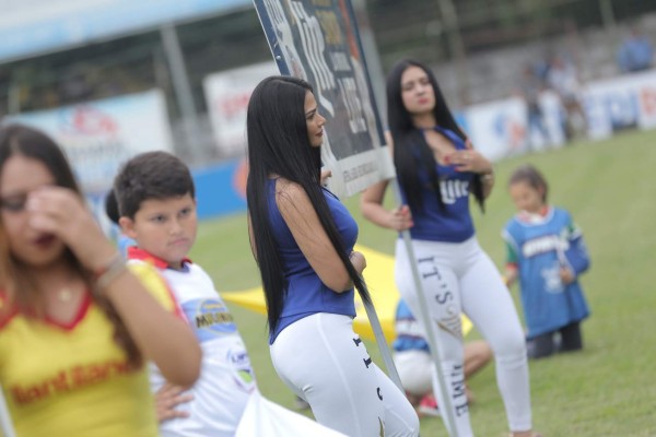 ¿Quién es? La chica pelo negro que enamoró al Yankel con su escote