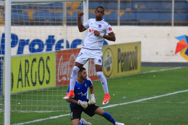 ¡Una baja y con tridente! El once con el que Olimpia saldría por un triunfo ante Real España