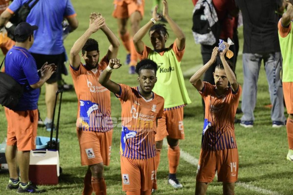 La tristeza de Real España y su gente en la noche que unos Lobos silenciaron el Morazán