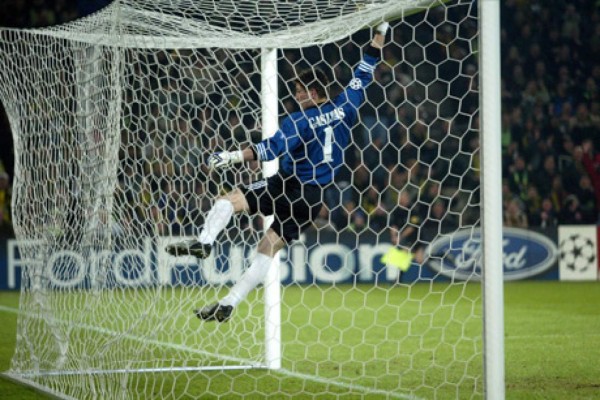 Iker Casillas impone récord en la Champions League