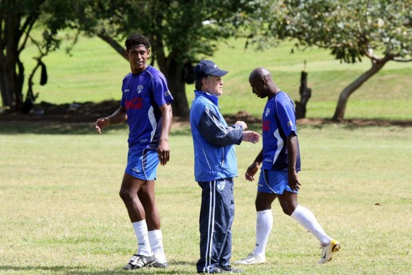 Las mejores fotos del delantero Carlo Costly y sus cambios de look