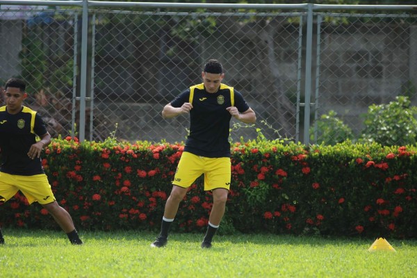 Jhow Benavídez sobre ofertas: 'En realidad algo concreto no ha habido, sólo ofrecimientos'