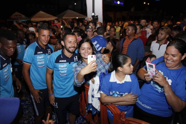 ¡Gran fiesta! Alberth Elis puso el ambiente en la 'H' FEST bailando punta
