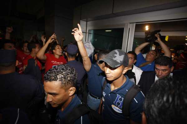 El color en Panamá tras la llegada de Honduras.