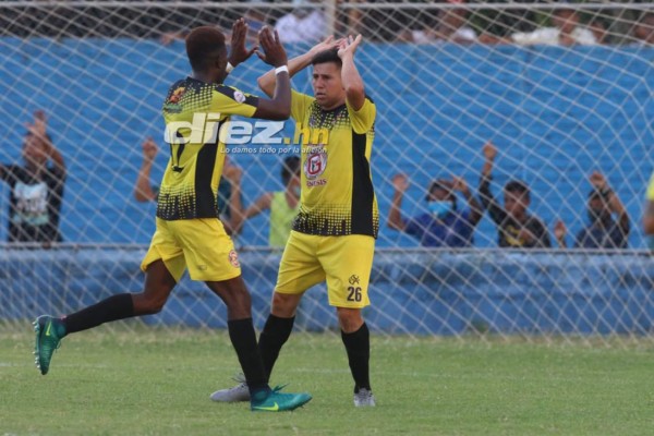 ¡Afición en los muros y fiesta! Las postales que dejó Génesis vs. Victoria en la ida de final del Ascenso