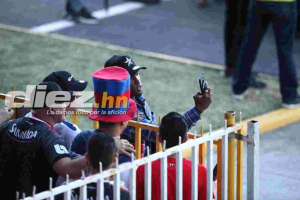 Llenazo en el Nacional y las personalidades que se hicieron presente en el Olimpia-Marathón