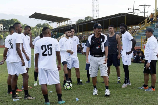FICHAJES: Hay nuevos legionarios hondureños y Real España es noticia