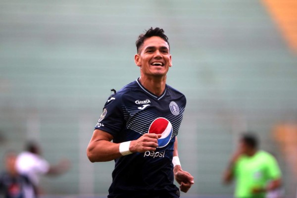 Mercado : Dos grandes van por 'La Flecha', Olimpia busca lateral y Moreira es noticia