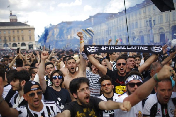 ¡Qué fiesta! Espectacular ambiente en Cardiff previo a la final de Champions
