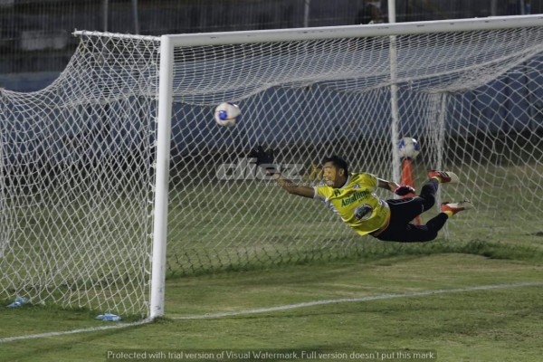 ¡No se vio en TV! El enorme beso de Chavasco; la belleza que eclipsó La Ceiba y la furia de Jorge Cardona