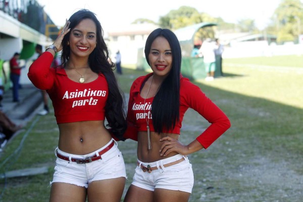 ¿Quién es la de rojo? Estas son las bellas chicas que captó el lente de Diez