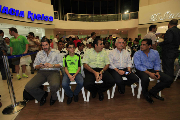 El moustro ya tiene su nueva piel.