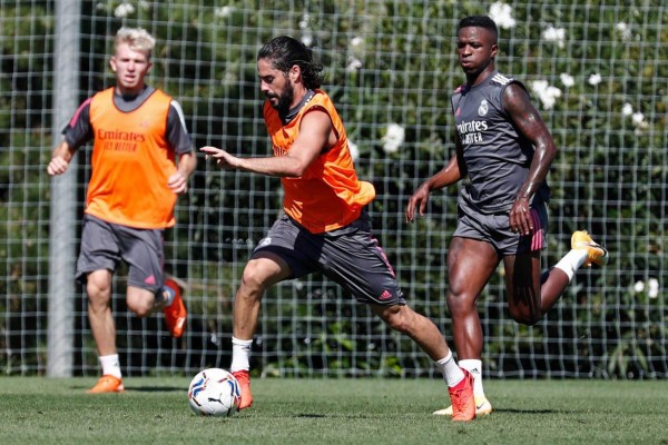 Sorpresiva visita, dos salidas y una estrella regresó: Así fue el sexto entrenamiento del Real Madrid