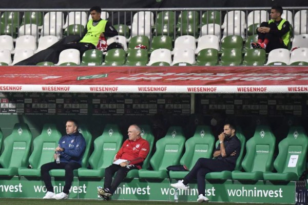 Flashazos: Bayern Munich rompe protocolo de bioseguridad al celebrar su octavo título consecutivo en la Bundesliga