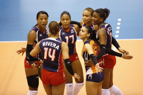 Las distracciones más candentes de la voleibolista dominicana Winifer Fernández en pleno partido