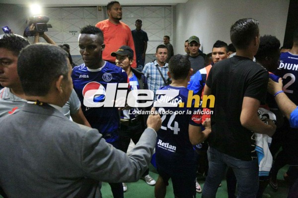 FOTOS: Pleito, colorido, sangre y todo lo que no viste por la TV de las semifinales