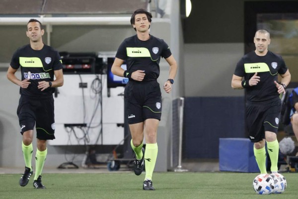 Así es Sapir Berman, una árbitra transexual que dirigió por primera vez un partido en Israel