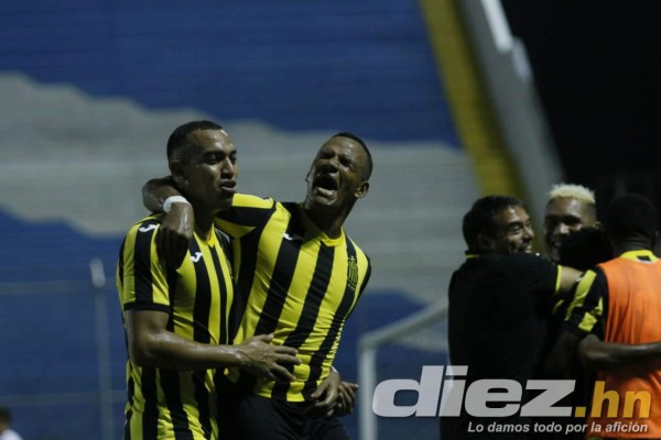 Fotos: Invitados de lujo en el Morazán, el abrazo de los hermanos Perelló y la alegría de Jonathan Rubio