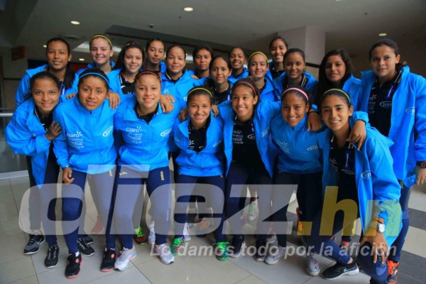 Chicas Sub20 de Honduras se relajan en centro comercial de San Pedro Sula