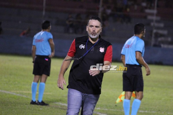 Con cinco fichajes: El 11 de gala que presentaría Vida en el torneo Clausura 2020